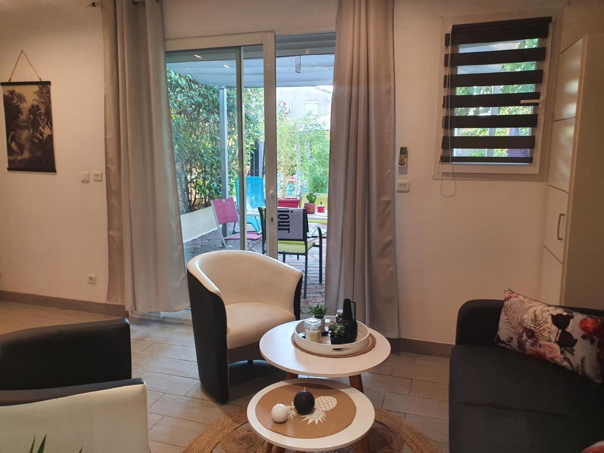 Villa Les Palmiers -Stretta Di I Mandarini 鲁西亚纳 外观 照片