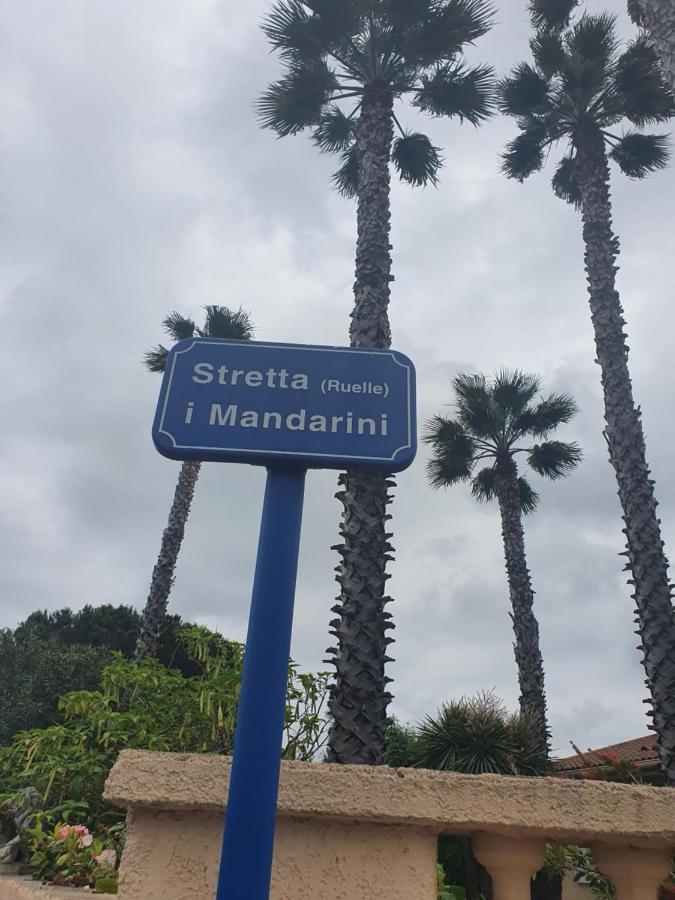 Villa Les Palmiers -Stretta Di I Mandarini 鲁西亚纳 外观 照片